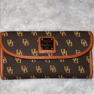Dooney & Bourke Long Wallet